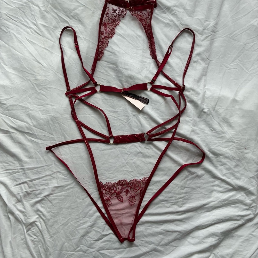 NWT Elegant Burgundy Lace Lingerie Set